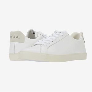 Size 39 (8) VEJA esplar leather sneakers